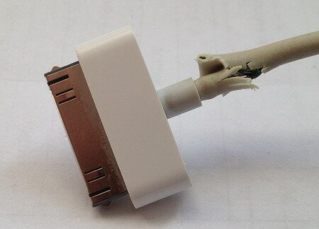   USB- iPhone 4S